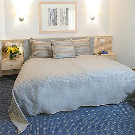 City Hotel 3*