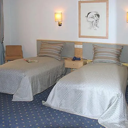 City Hotel