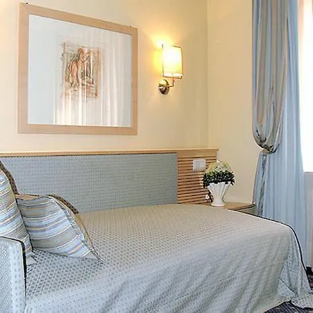 City Hotel