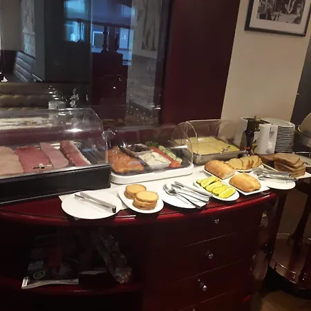 City Hotel 3*