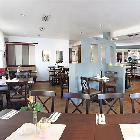 City Hotel